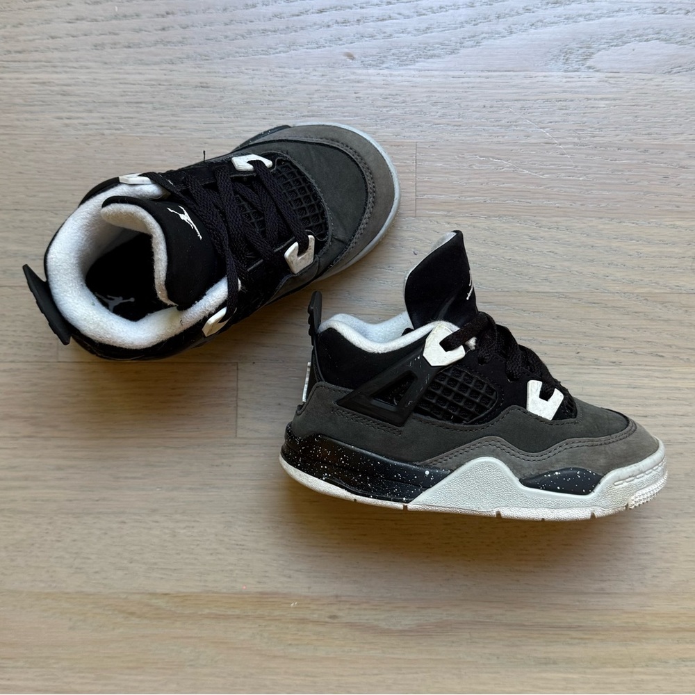 Jordan 4 Retro Fear Shoes